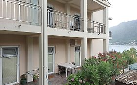 Java Apartments - S & J